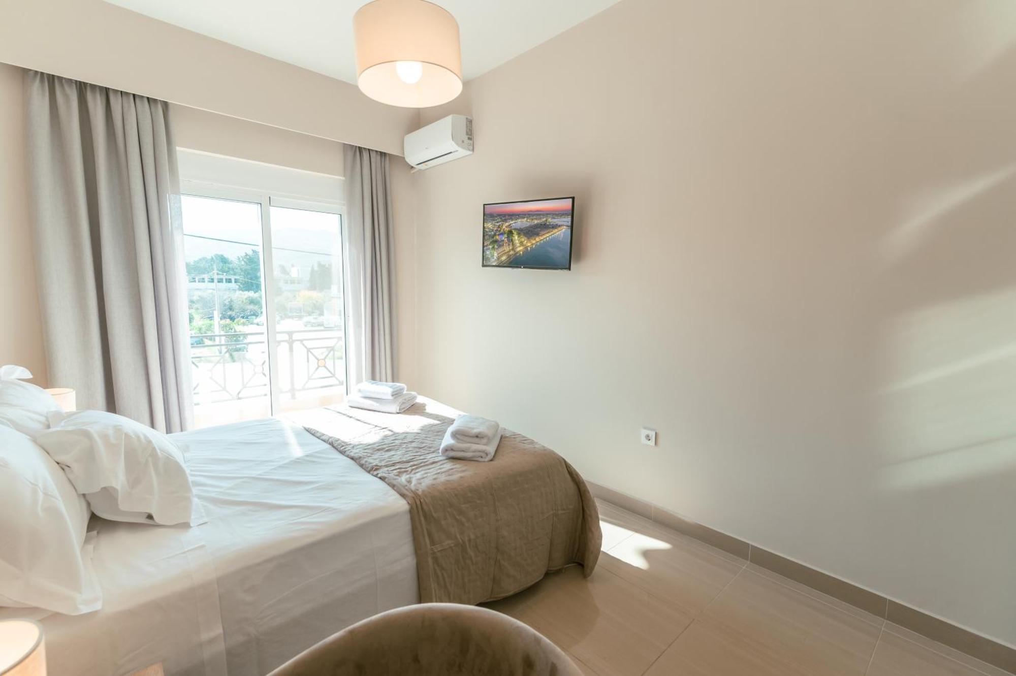 Brand New Elegant Suite Platanion Exterior photo