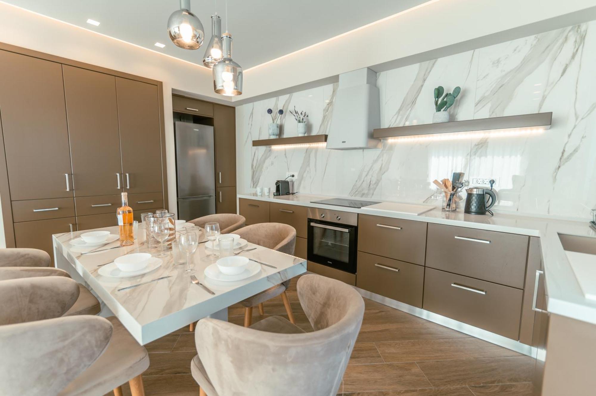 Brand New Elegant Suite Platanion Exterior photo