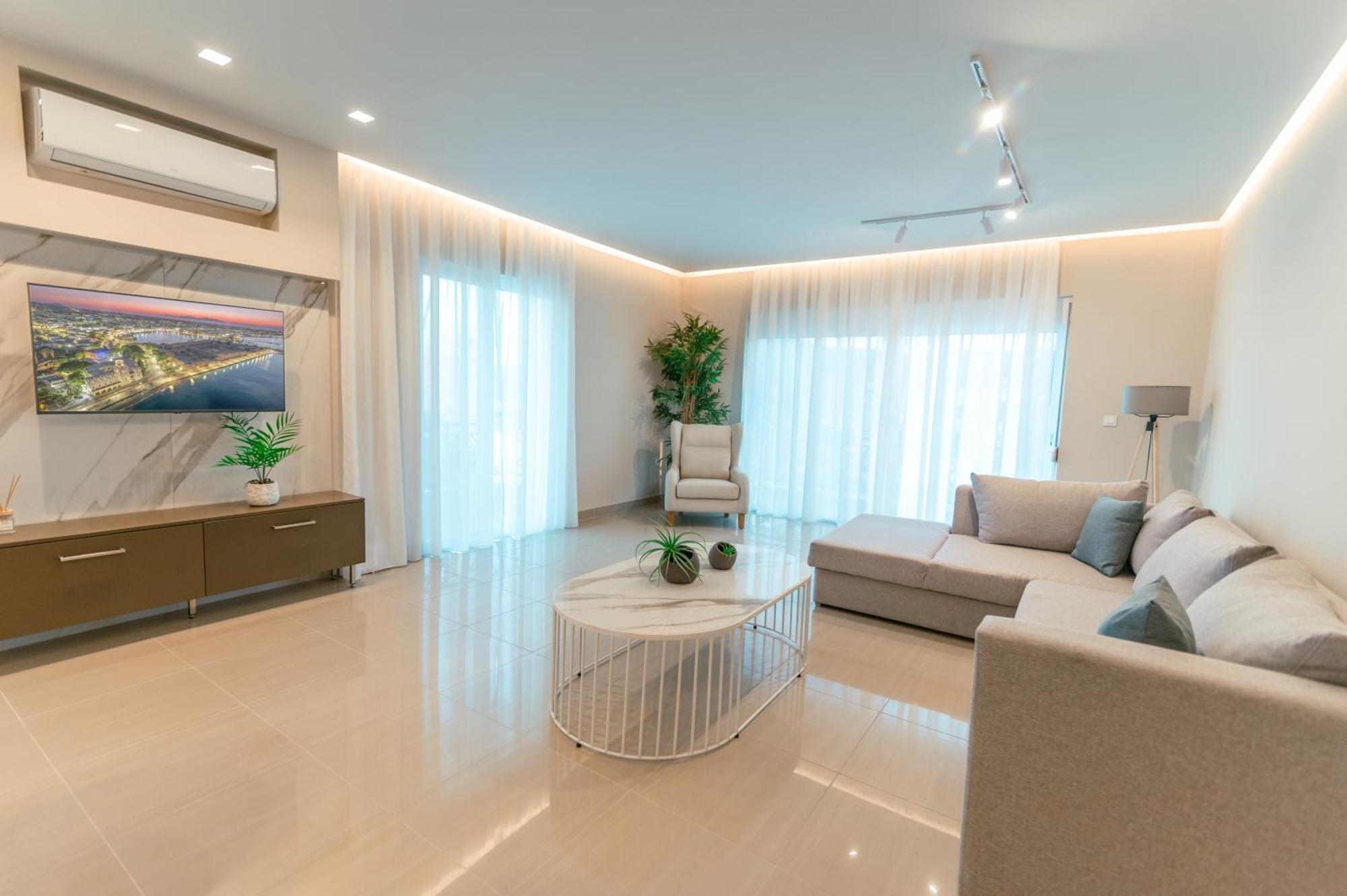 Brand New Elegant Suite Platanion Exterior photo